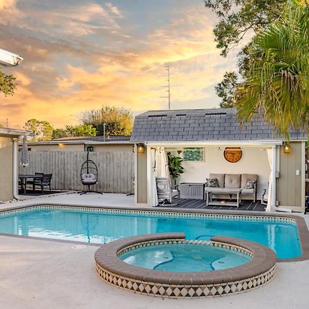 Pool Home Close To The Beach And Downtown Seminole Exterior photo