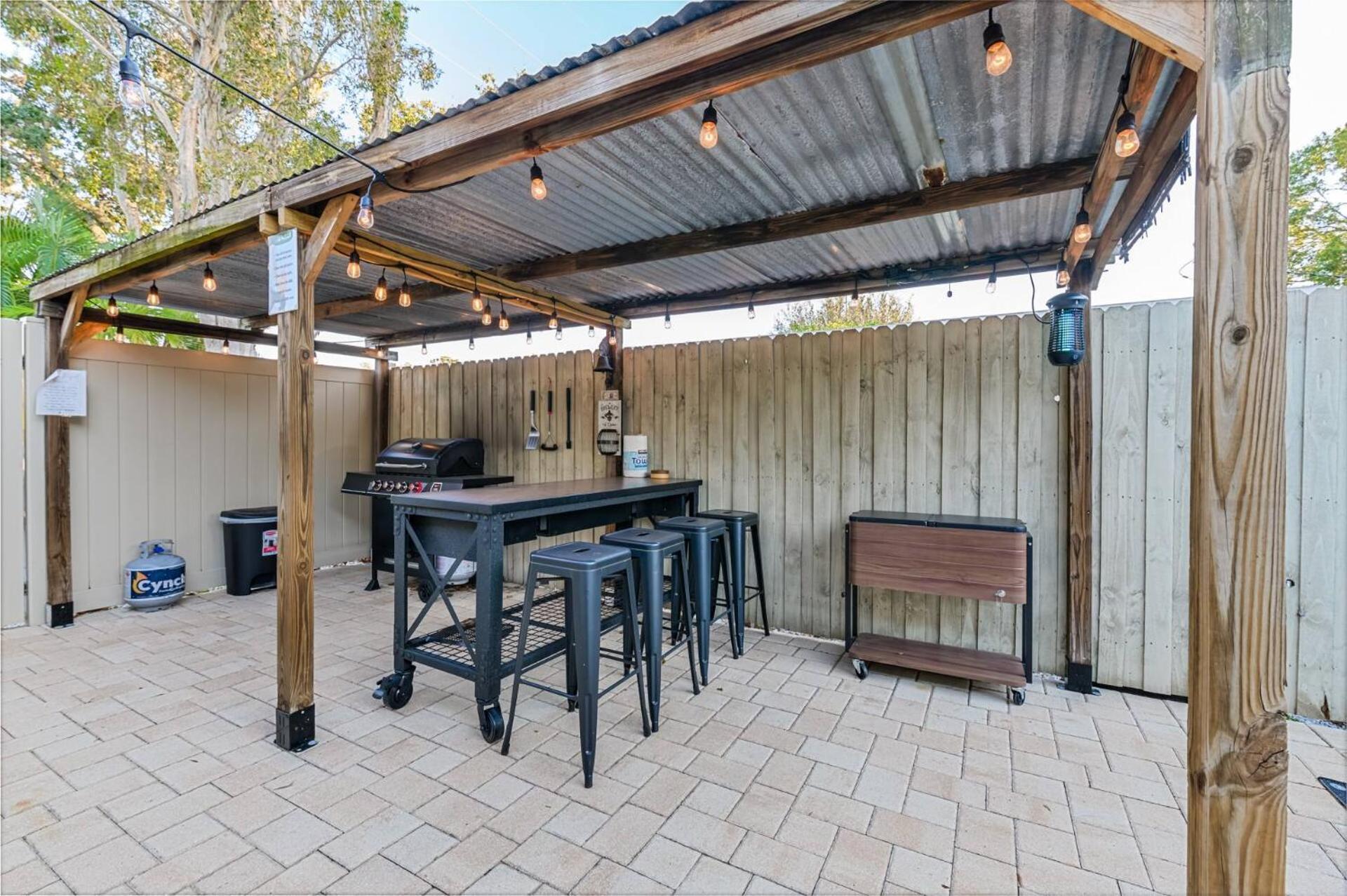 Pool Home Close To The Beach And Downtown Seminole Exterior photo